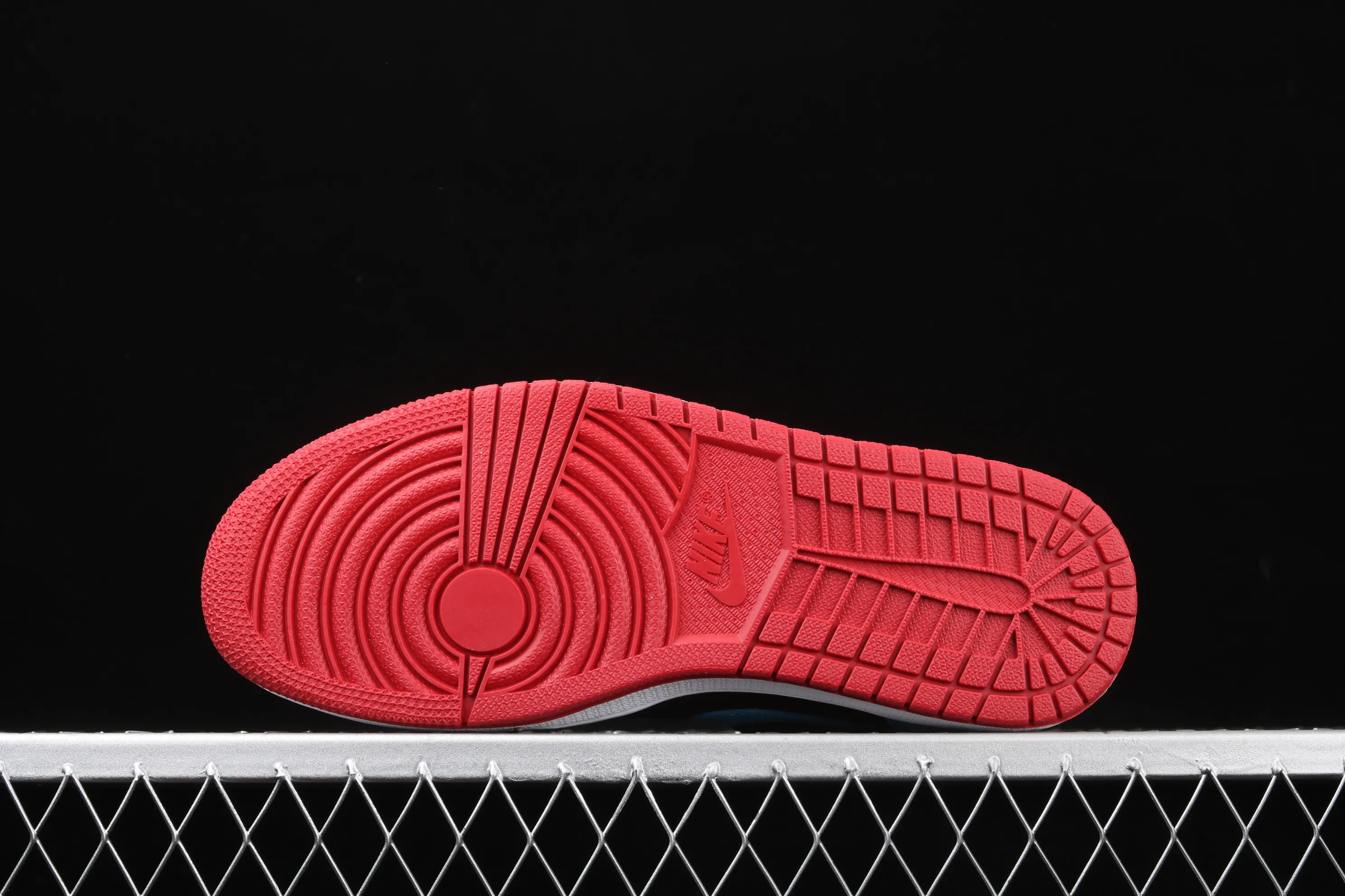 All categories Air Jordan Jordan series basketball shoes Air Jordan 1 High Air Jordan 1 High OG "UNC To Chicago" AJ1 Joe 1 police light 2.0 CD0461-046